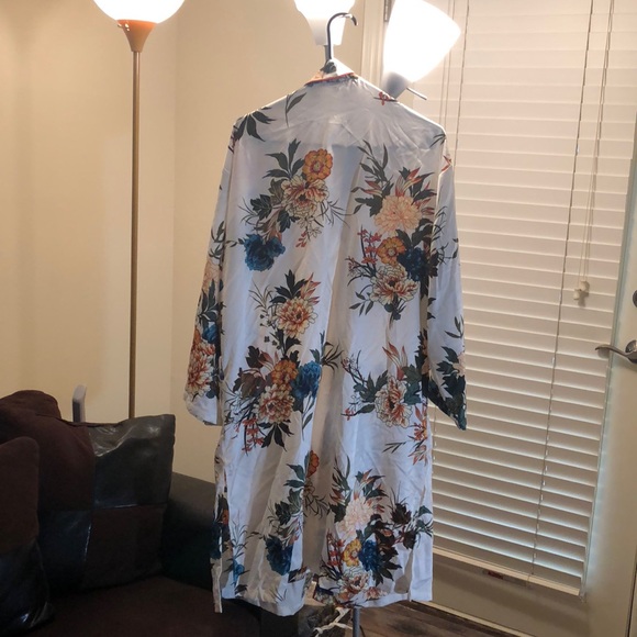 Kimono - Picture 2 of 2